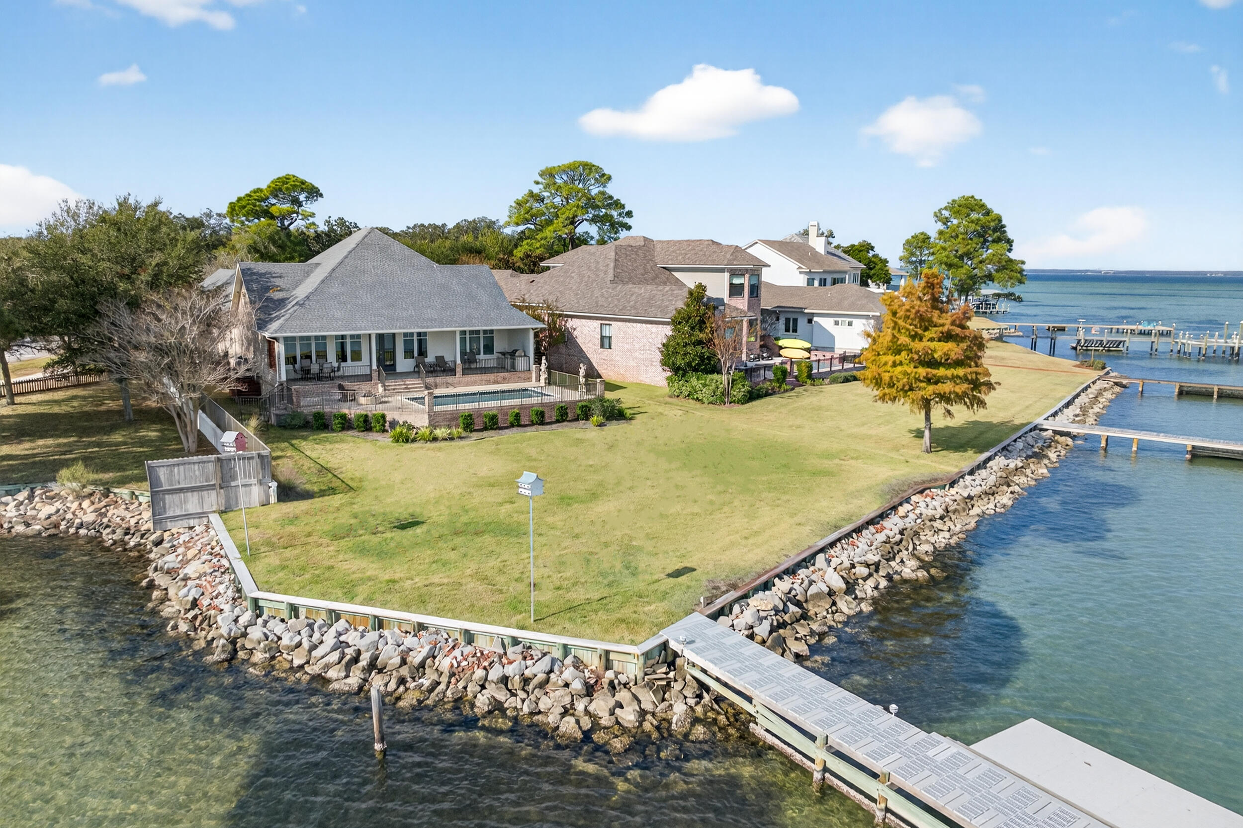 901 Peacocks Point Drive