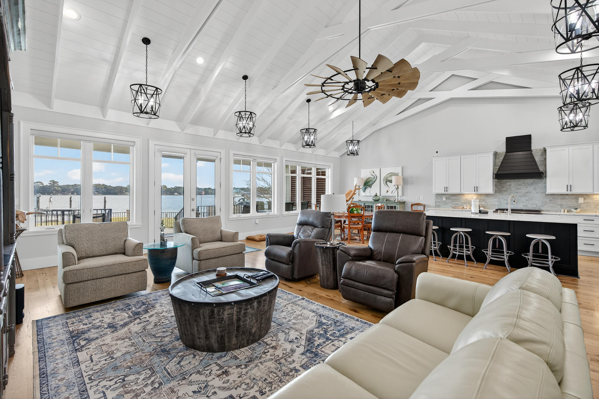 901 Peacocks Point Drive