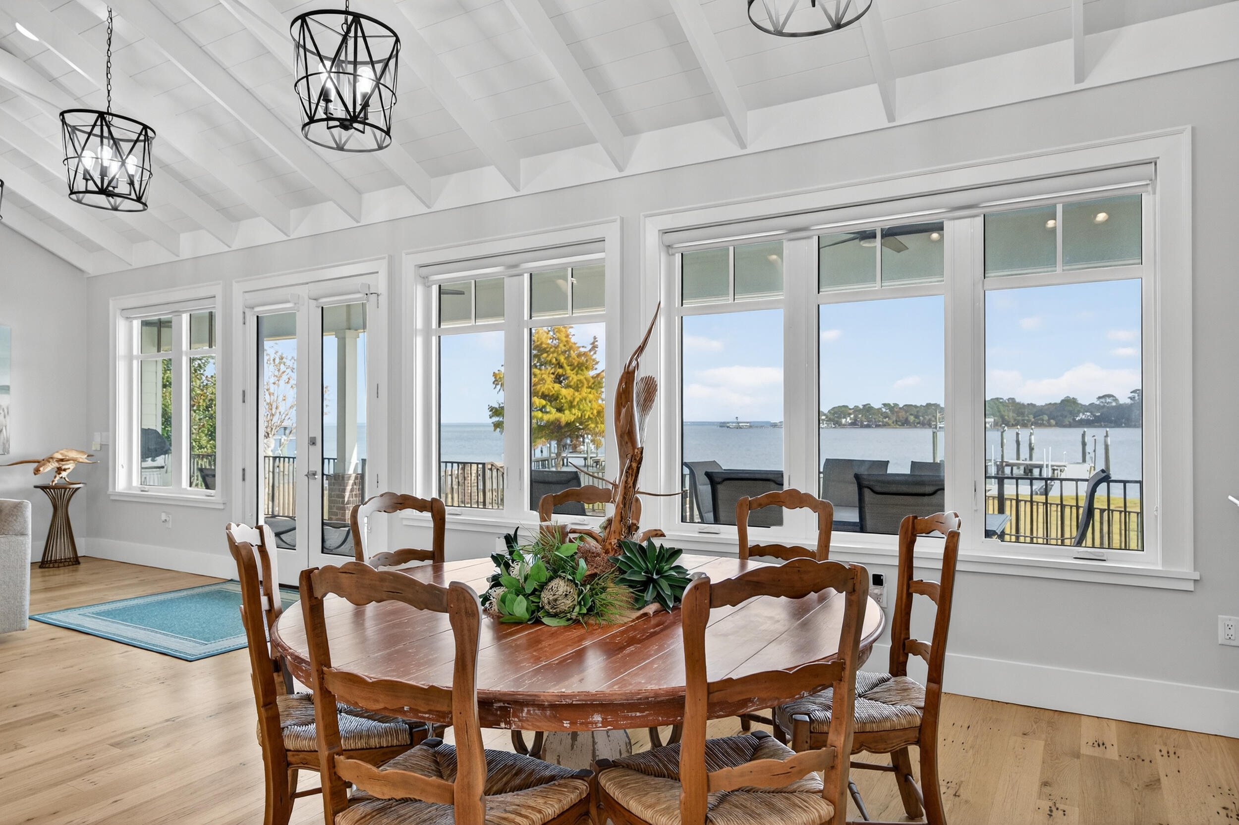 901 Peacocks Point Drive