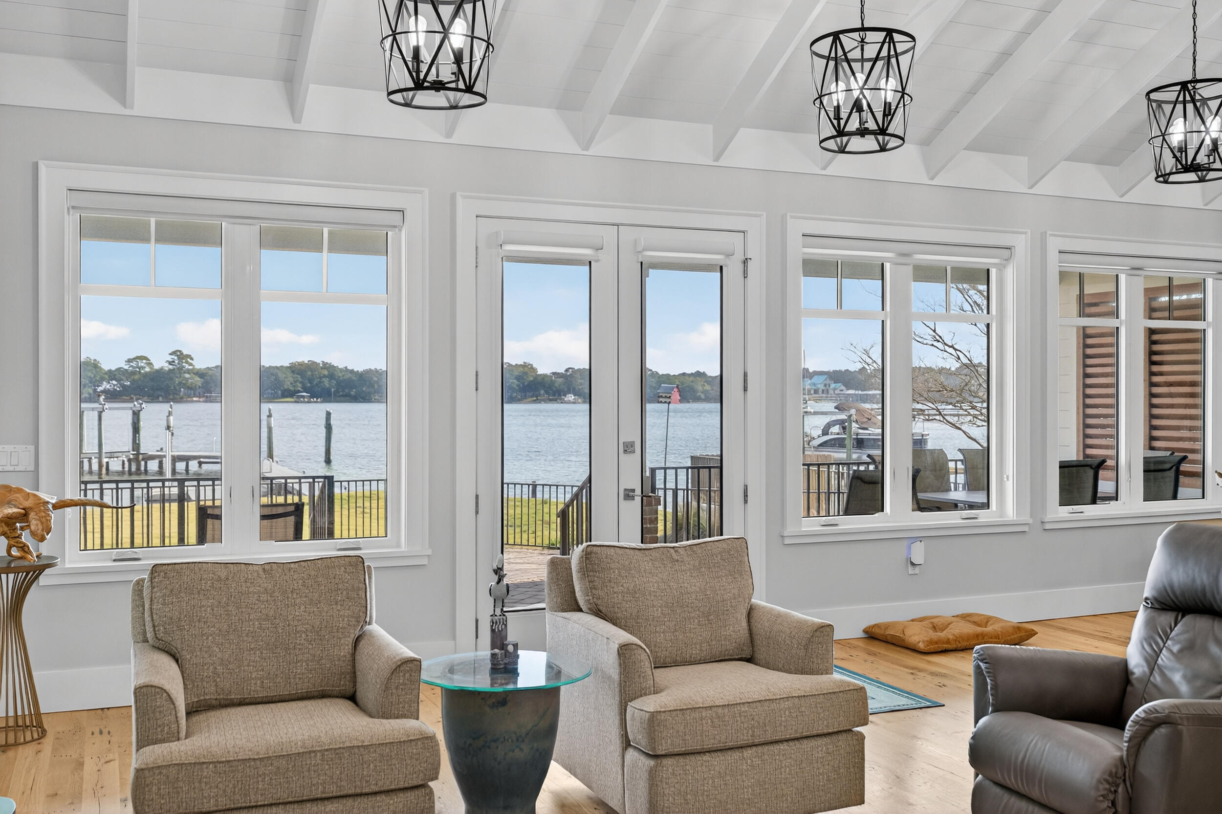 901 Peacocks Point Drive