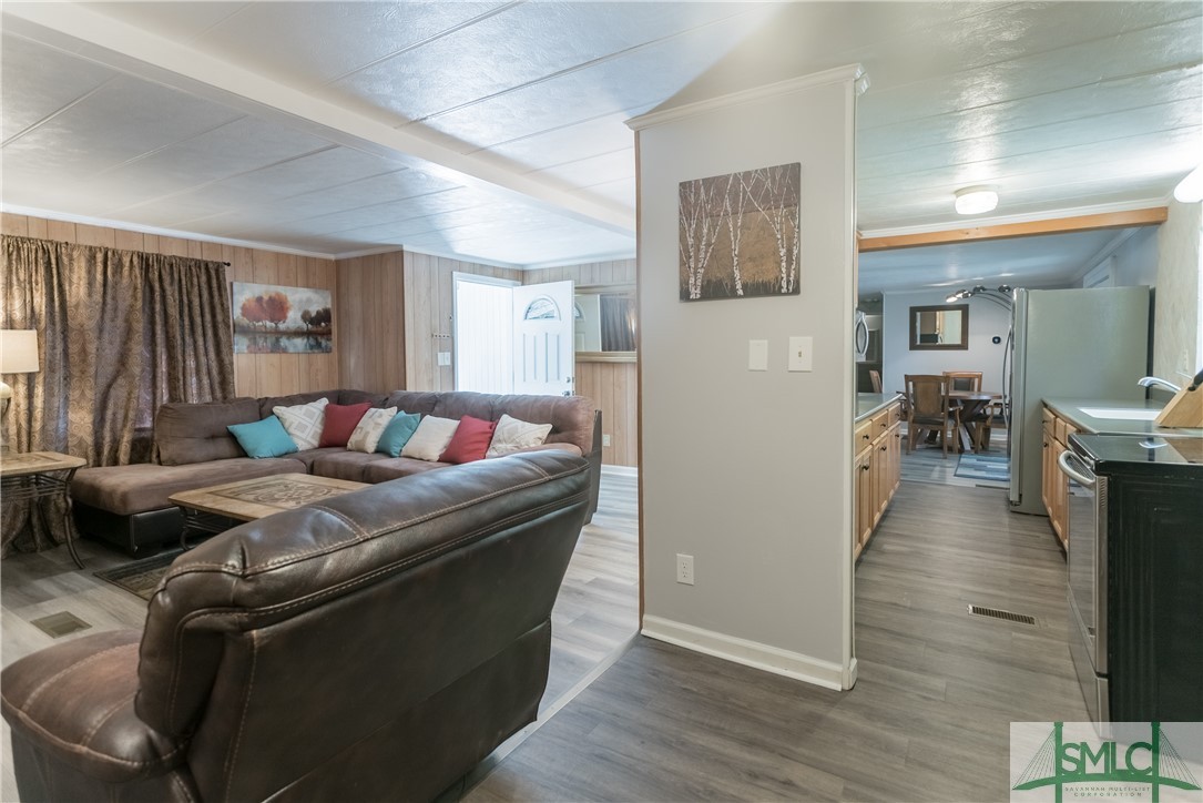 122 Edgewater Drive