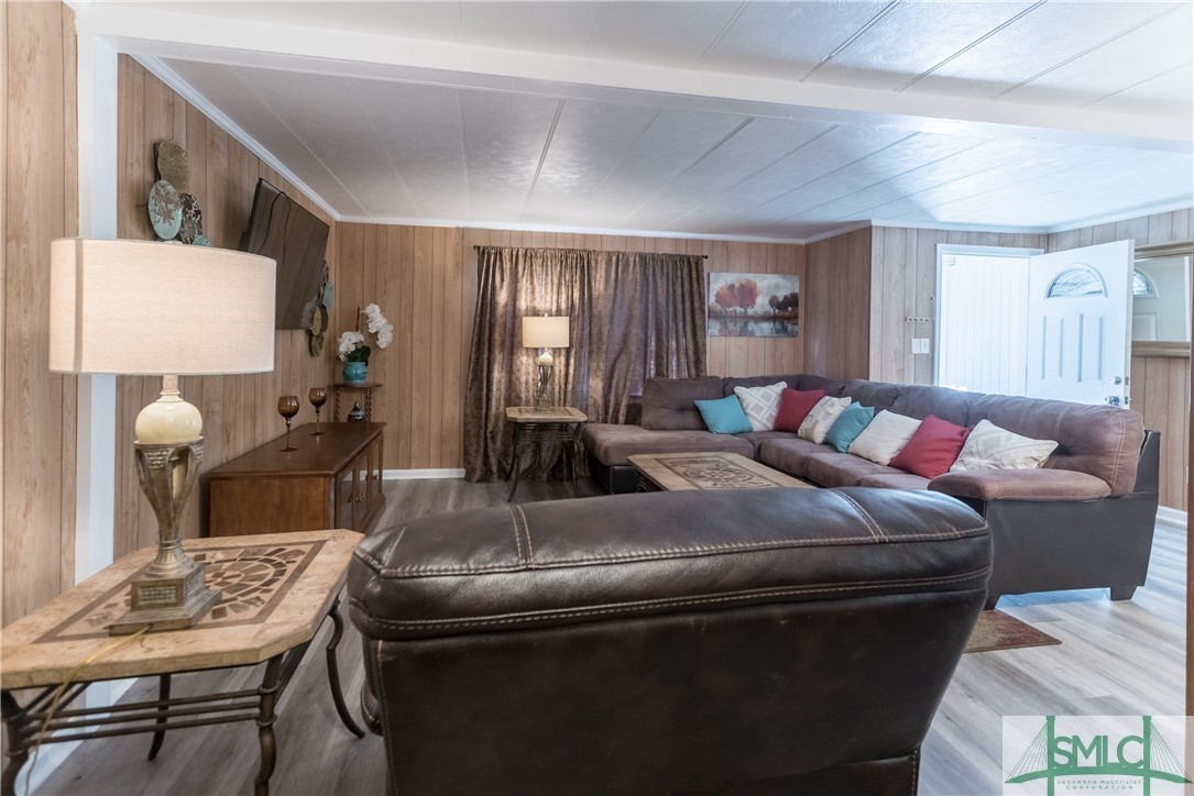 122 Edgewater Drive
