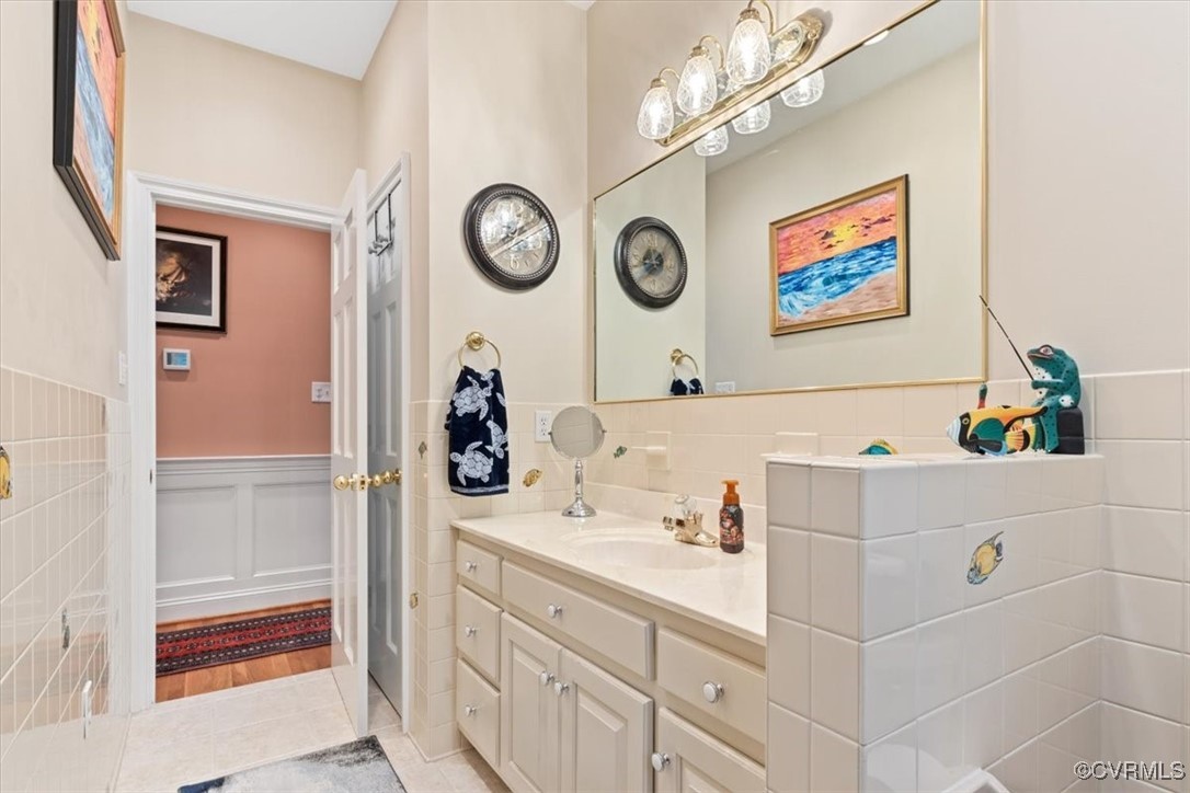 11216 Woodstock Heights Dr