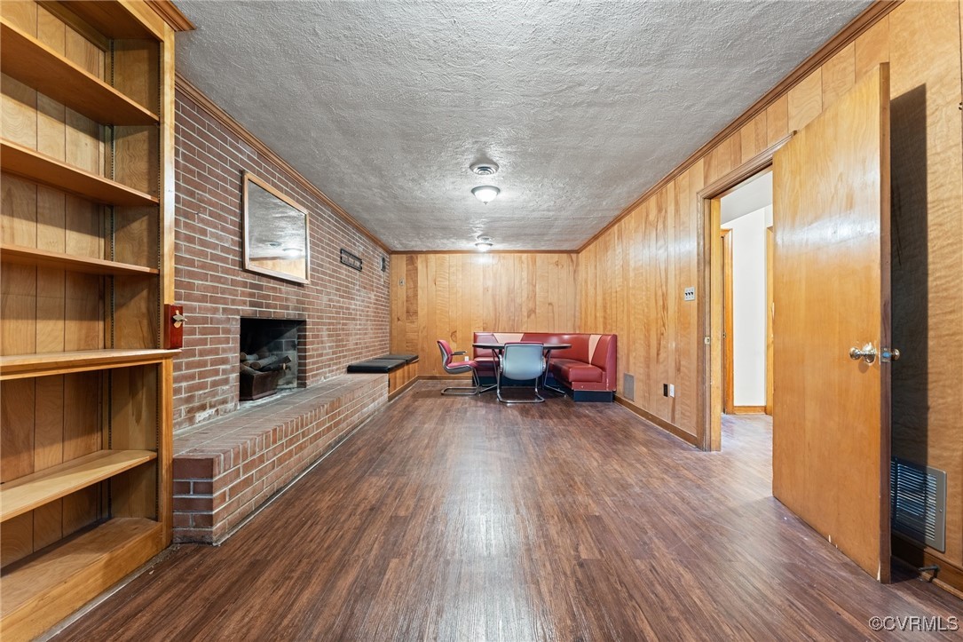 2503 Brook Rd