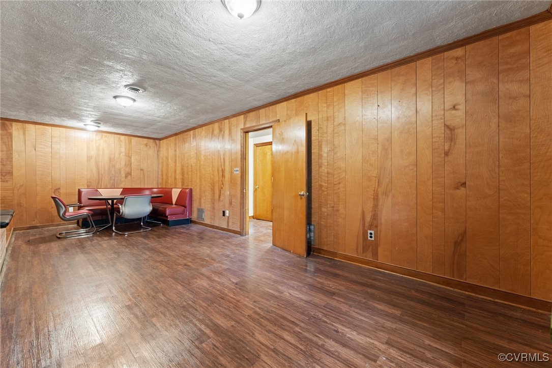 2503 Brook Rd