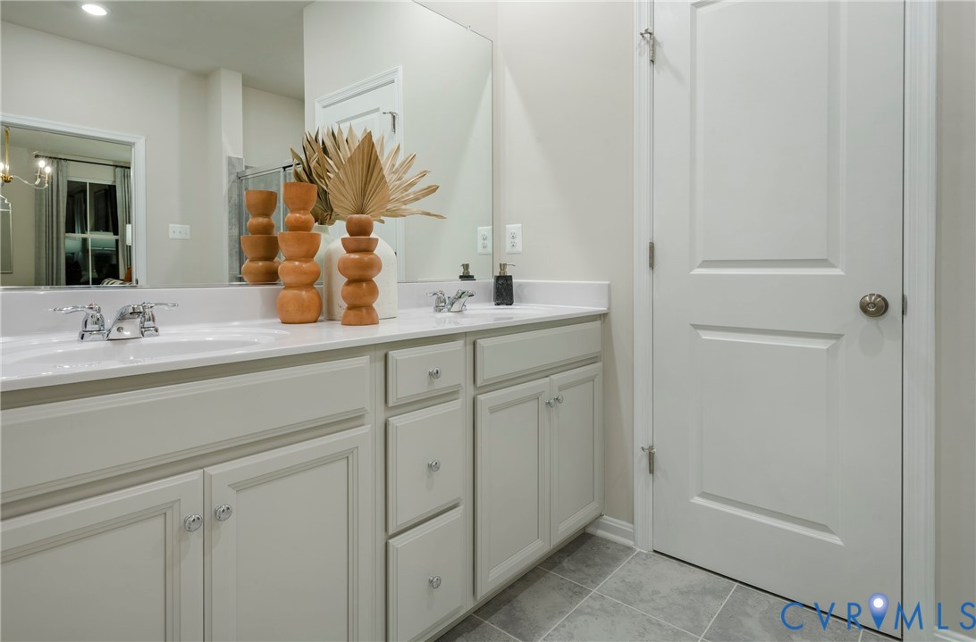 8724 Centerline Dr