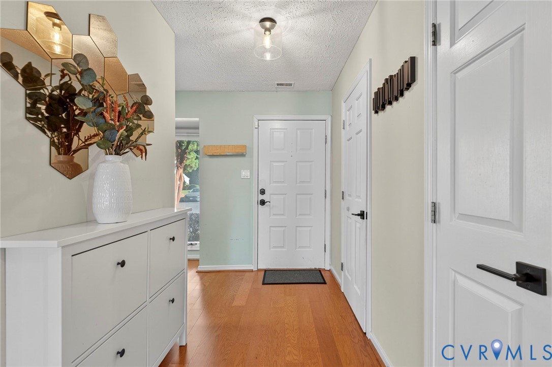 2712 Spinnaker Ct