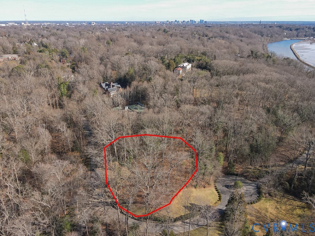 705 Old Locke Ln