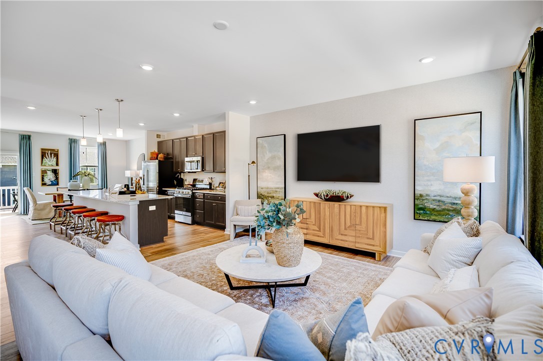 8736 Pioneer Hill Dr