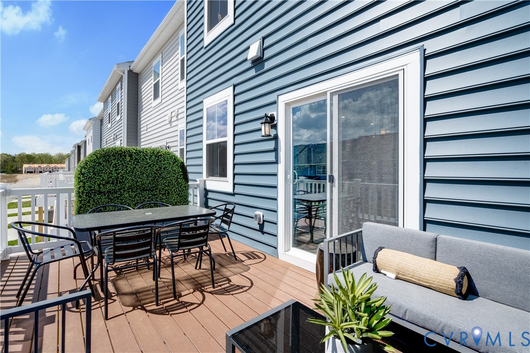 8756 Pioneer Hill Dr