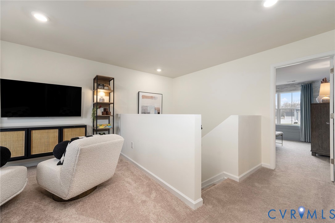 3328 Sunstone Dr
