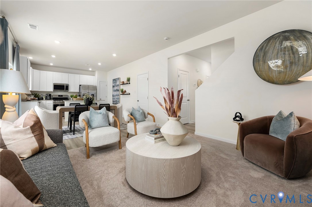3328 Sunstone Dr