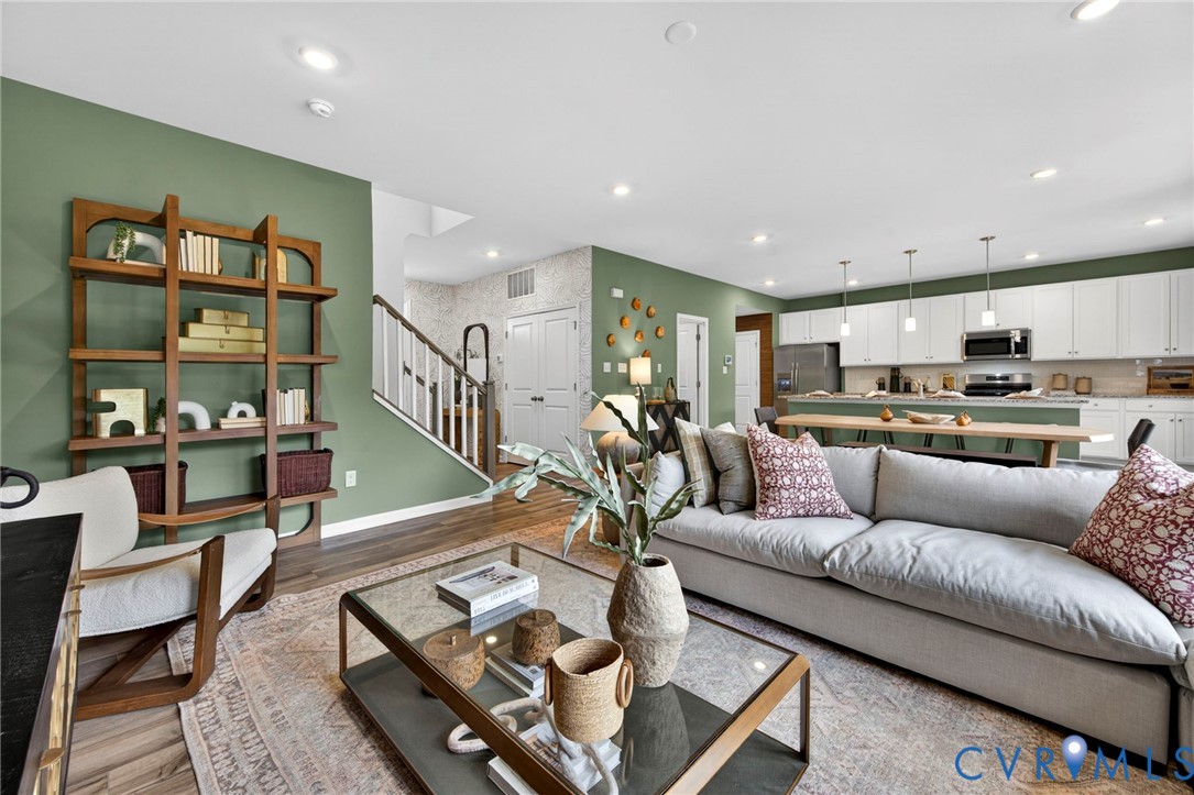 17206 Gossamer Dr