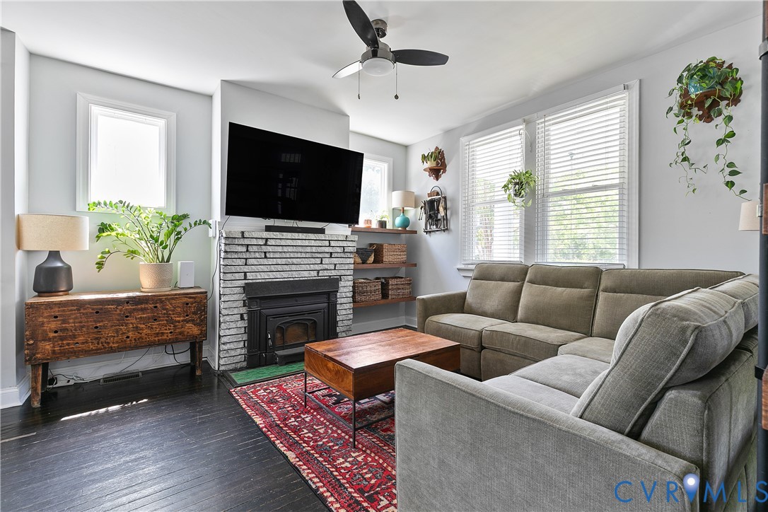 113 W 33rd St