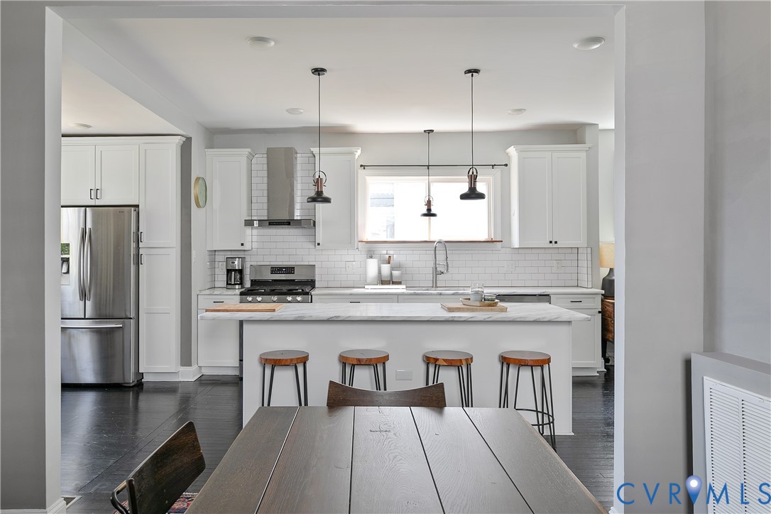 113 W 33rd St