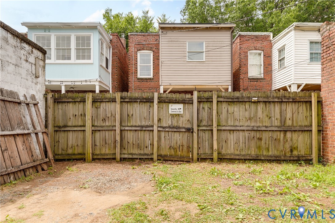 2704 Grayland Ave