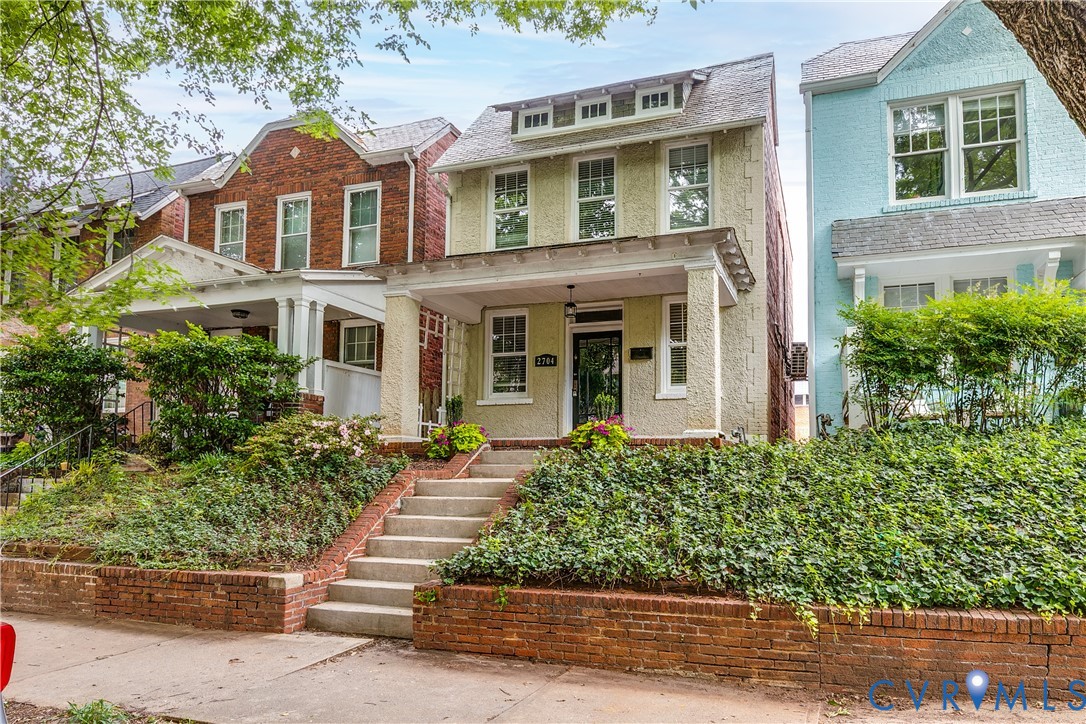 2704 Grayland Ave