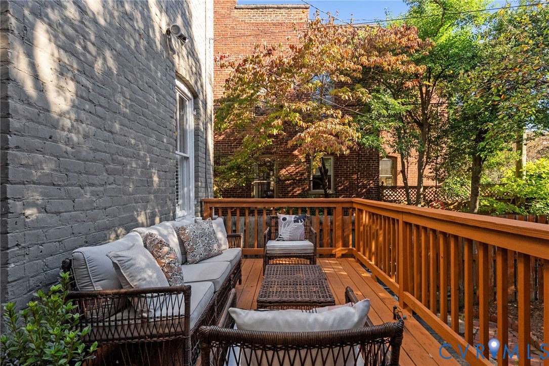 107 N Allen Ave