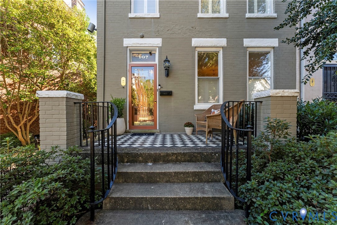 107 N Allen Ave