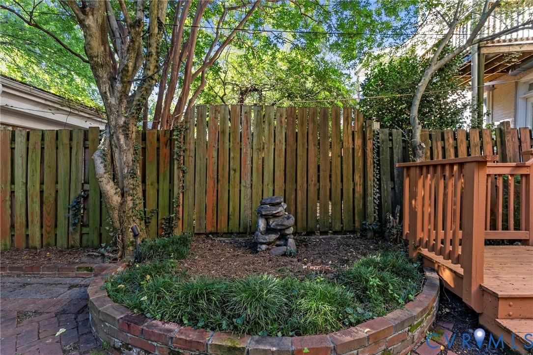 107 N Allen Ave