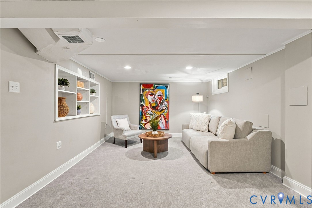 107 N Allen Ave