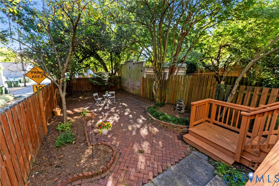 107 N Allen Ave