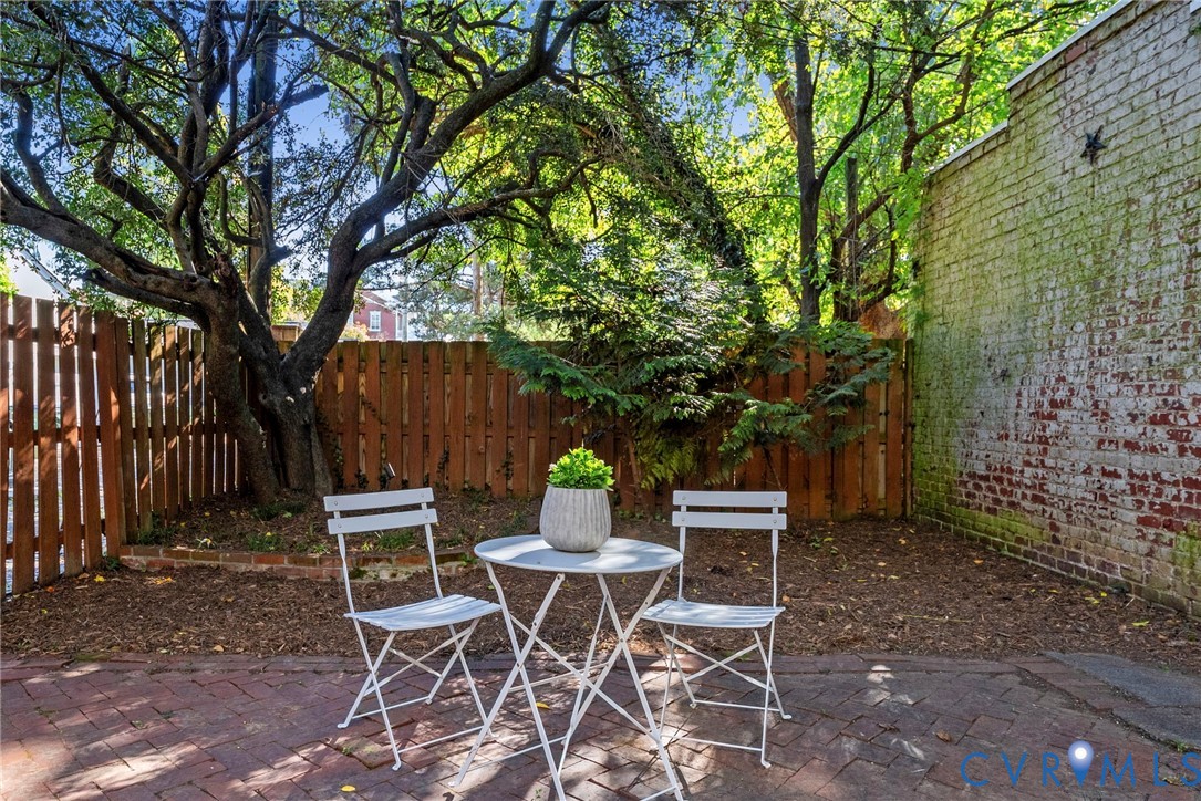 107 N Allen Ave