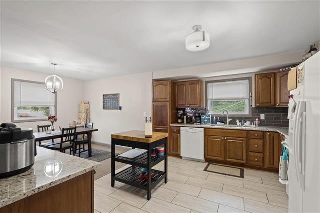 6624 N Mercier Street