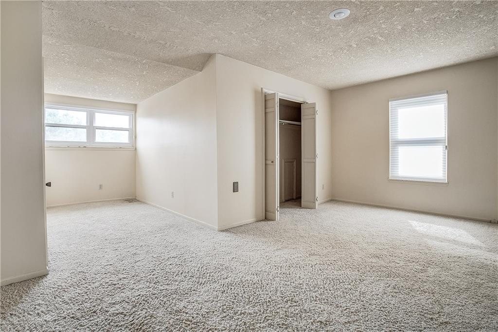 7054 Lakeshore Drive