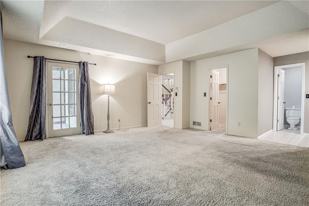 7054 Lakeshore Drive