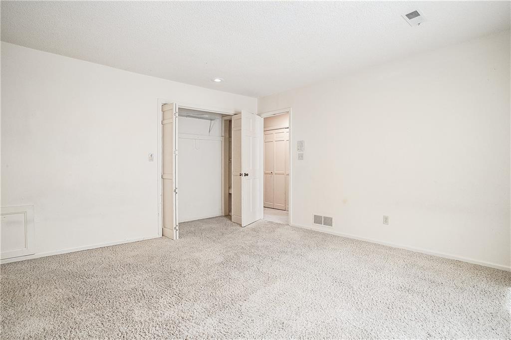 7054 Lakeshore Drive