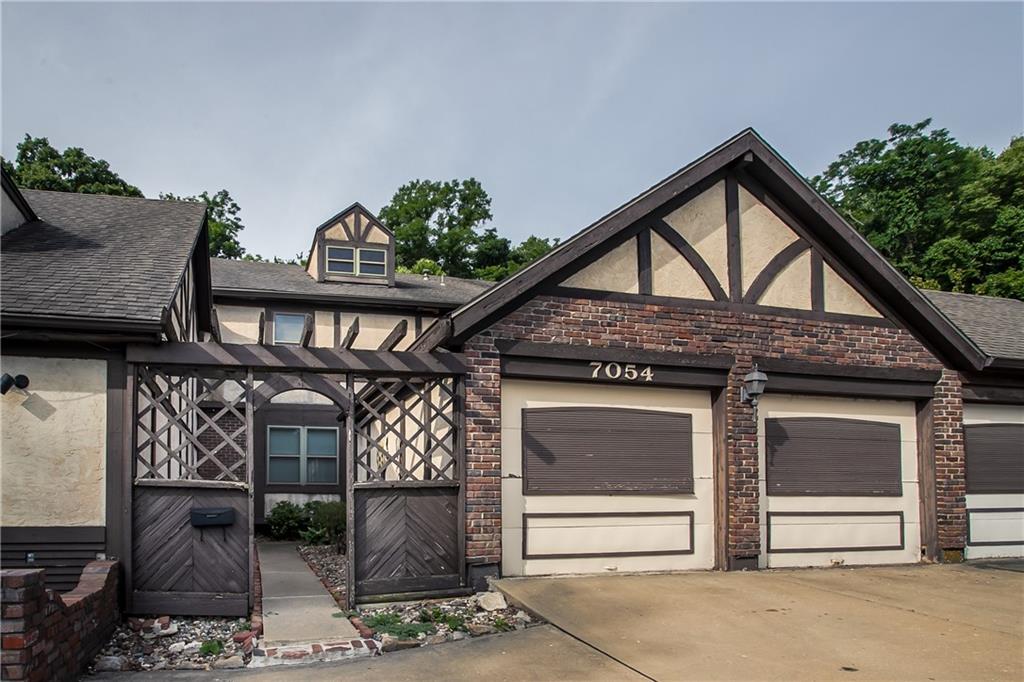 7054 Lakeshore Drive