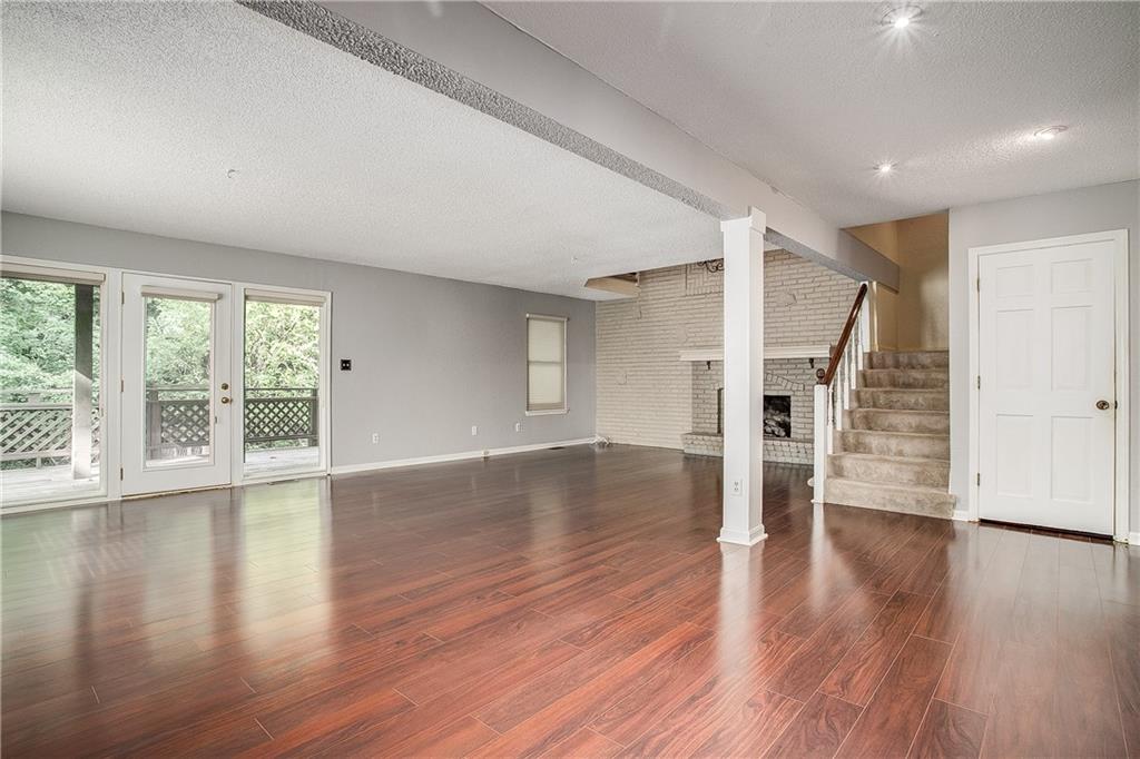 7054 Lakeshore Drive