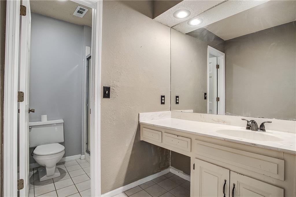 7054 Lakeshore Drive