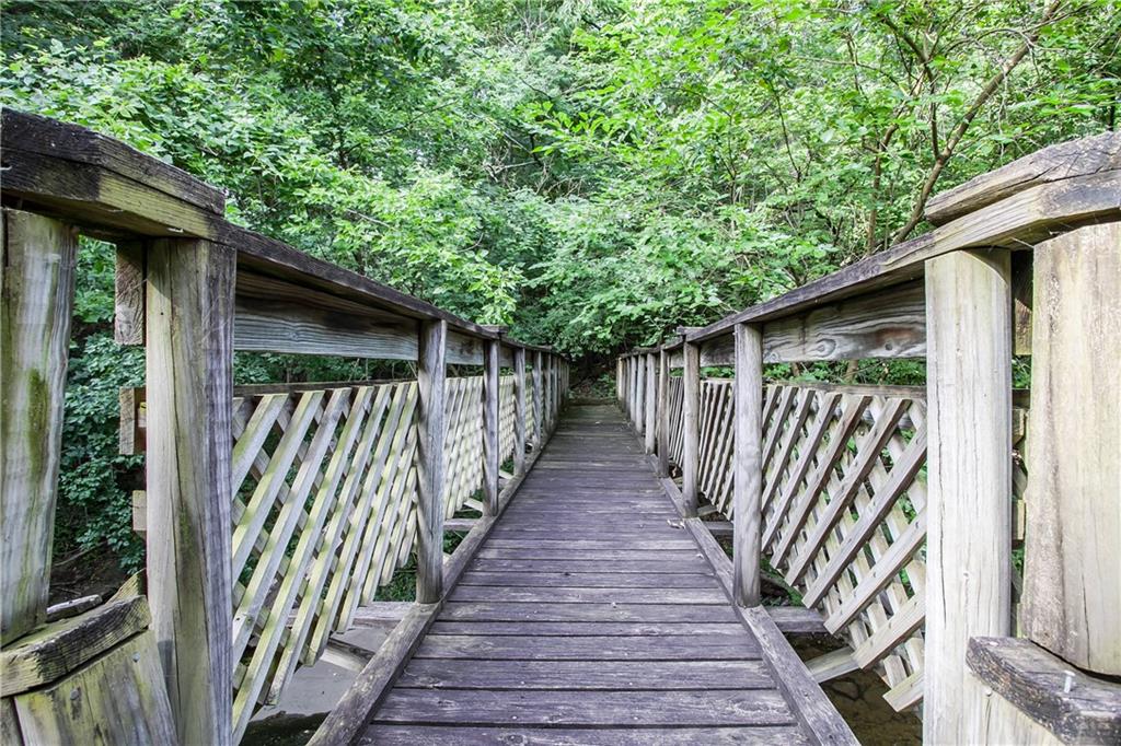 7054 Lakeshore Drive