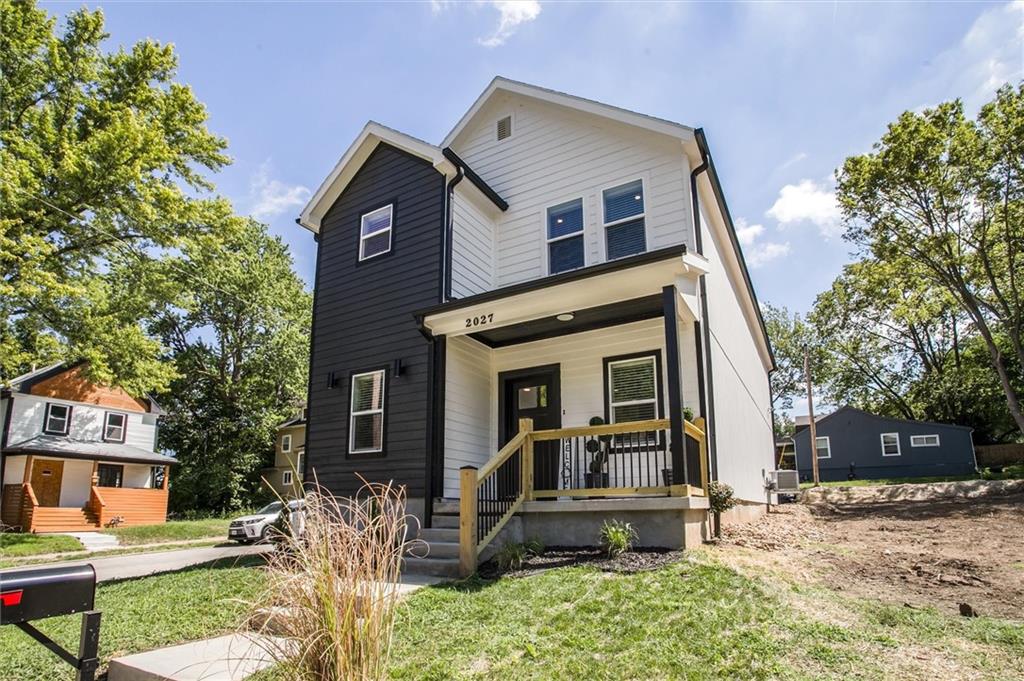 2027 Agnes Avenue