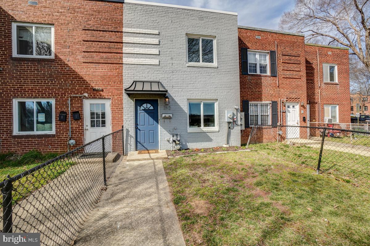 212 Oklahoma Ave NE