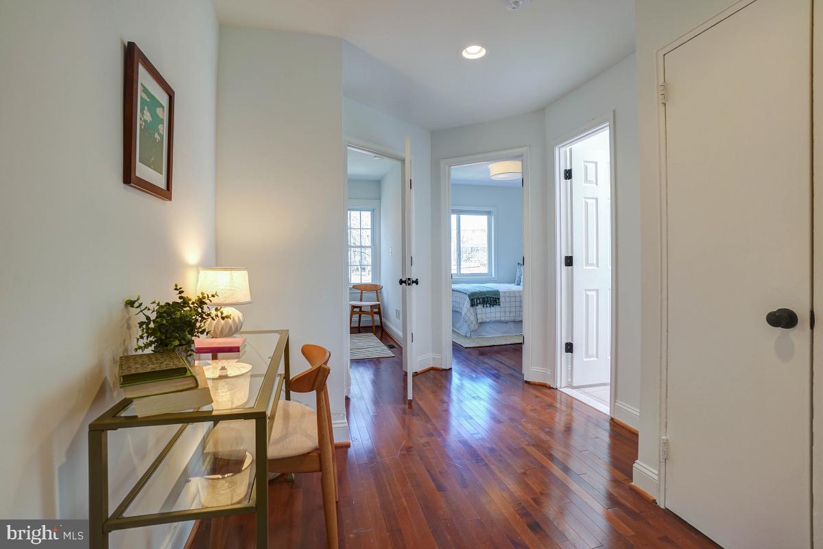 212 Oklahoma Ave NE