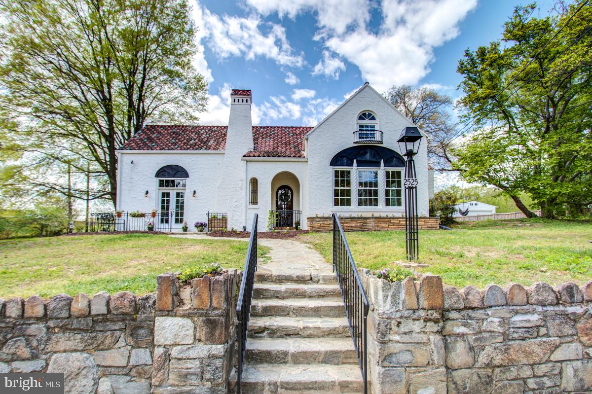 2525 32nd St SE