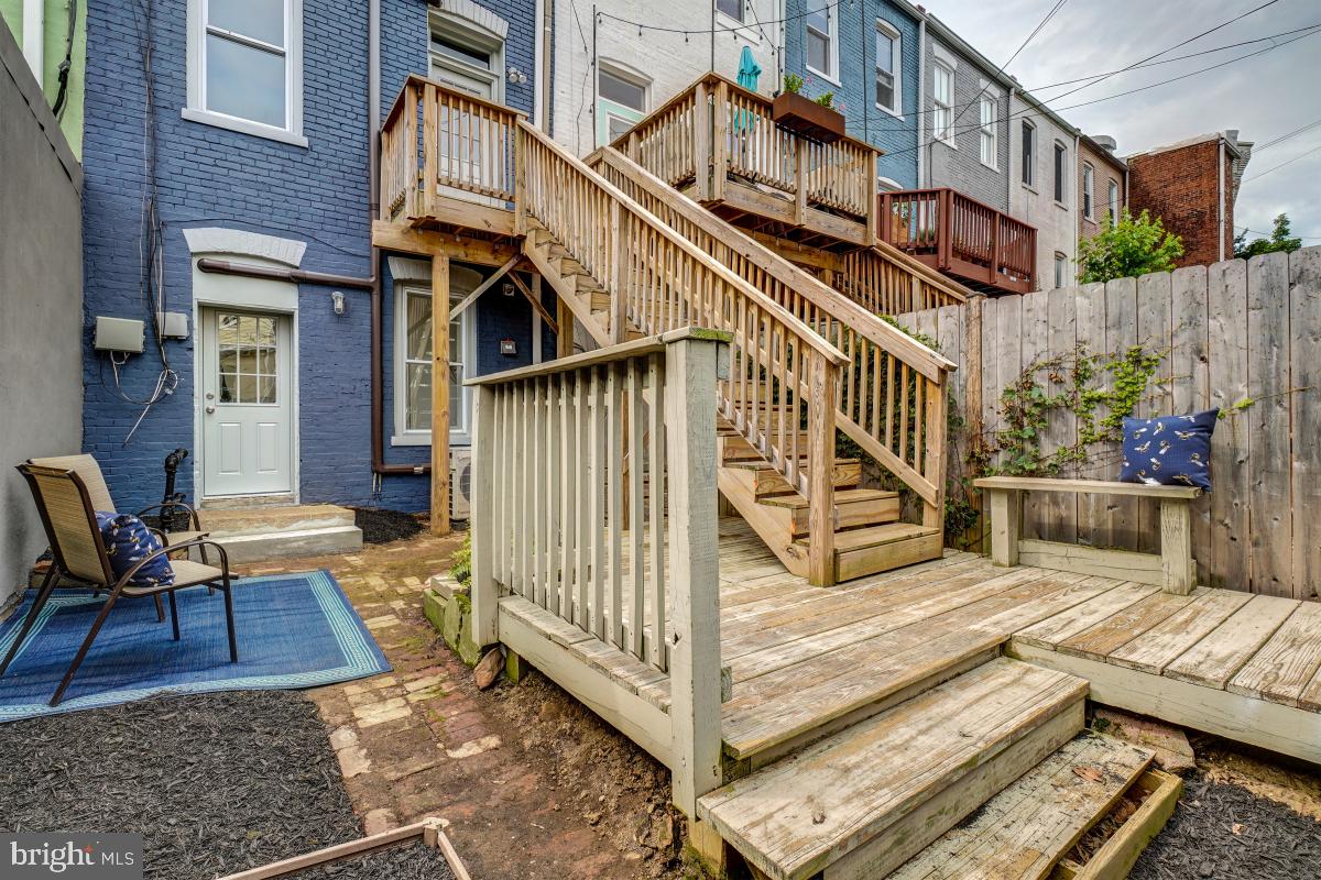1212 Maryland Ave NE