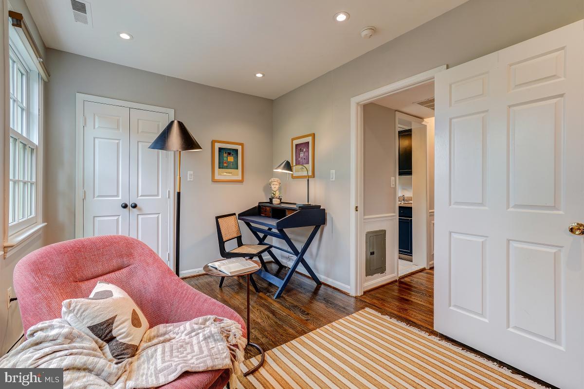 225 C St NE #63