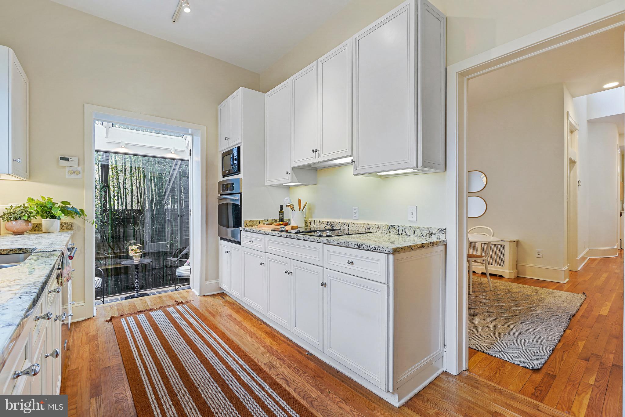 103 6th St NE