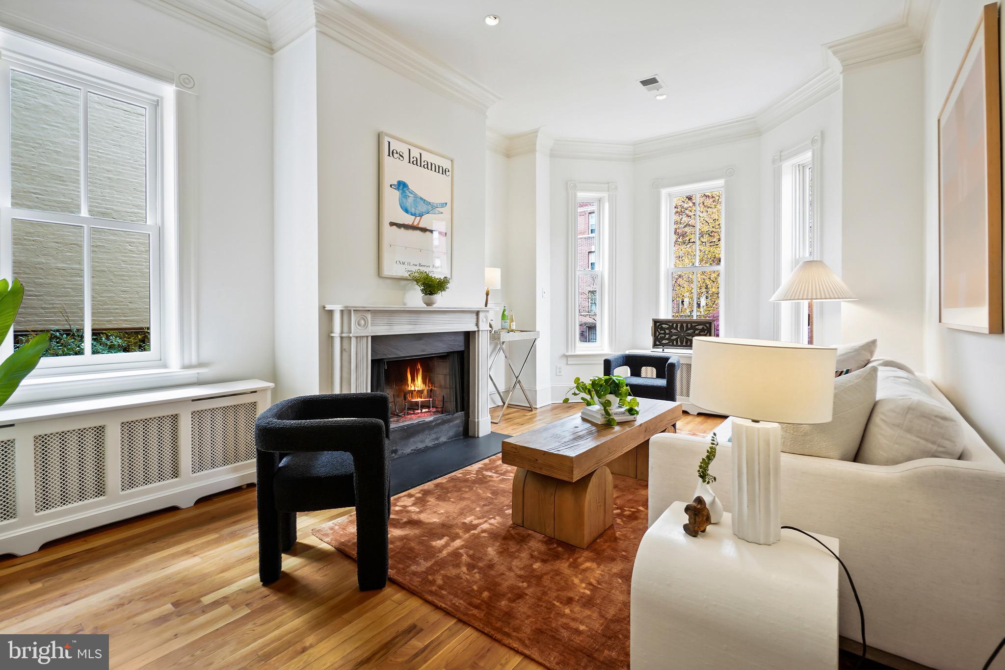103 6th St NE
