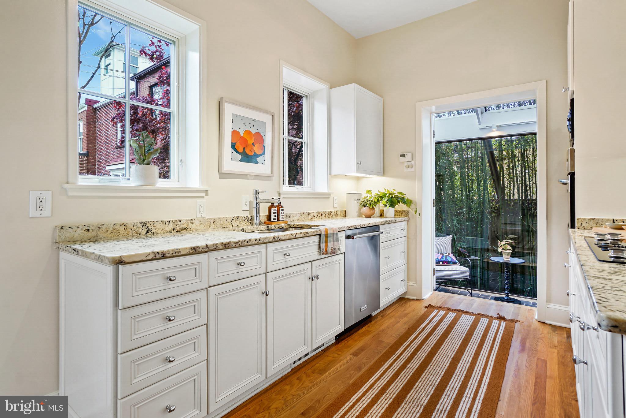 103 6th St NE