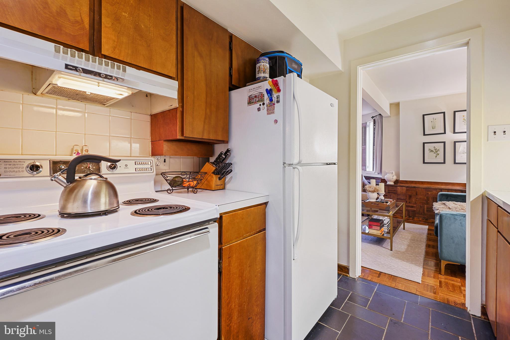 103 6th St NE