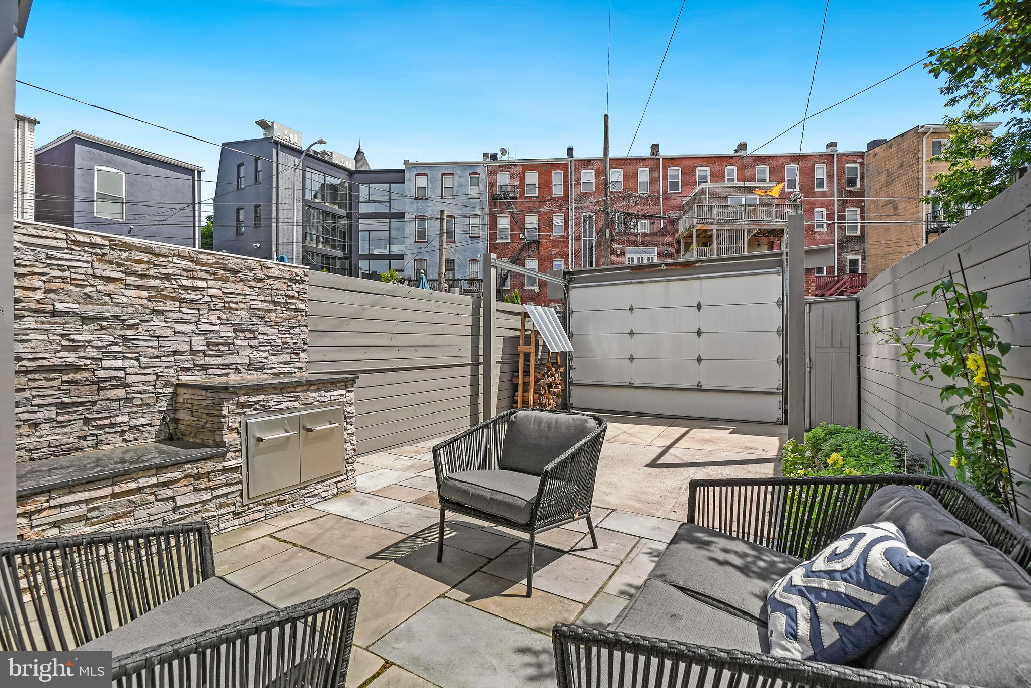1241 G ST NE