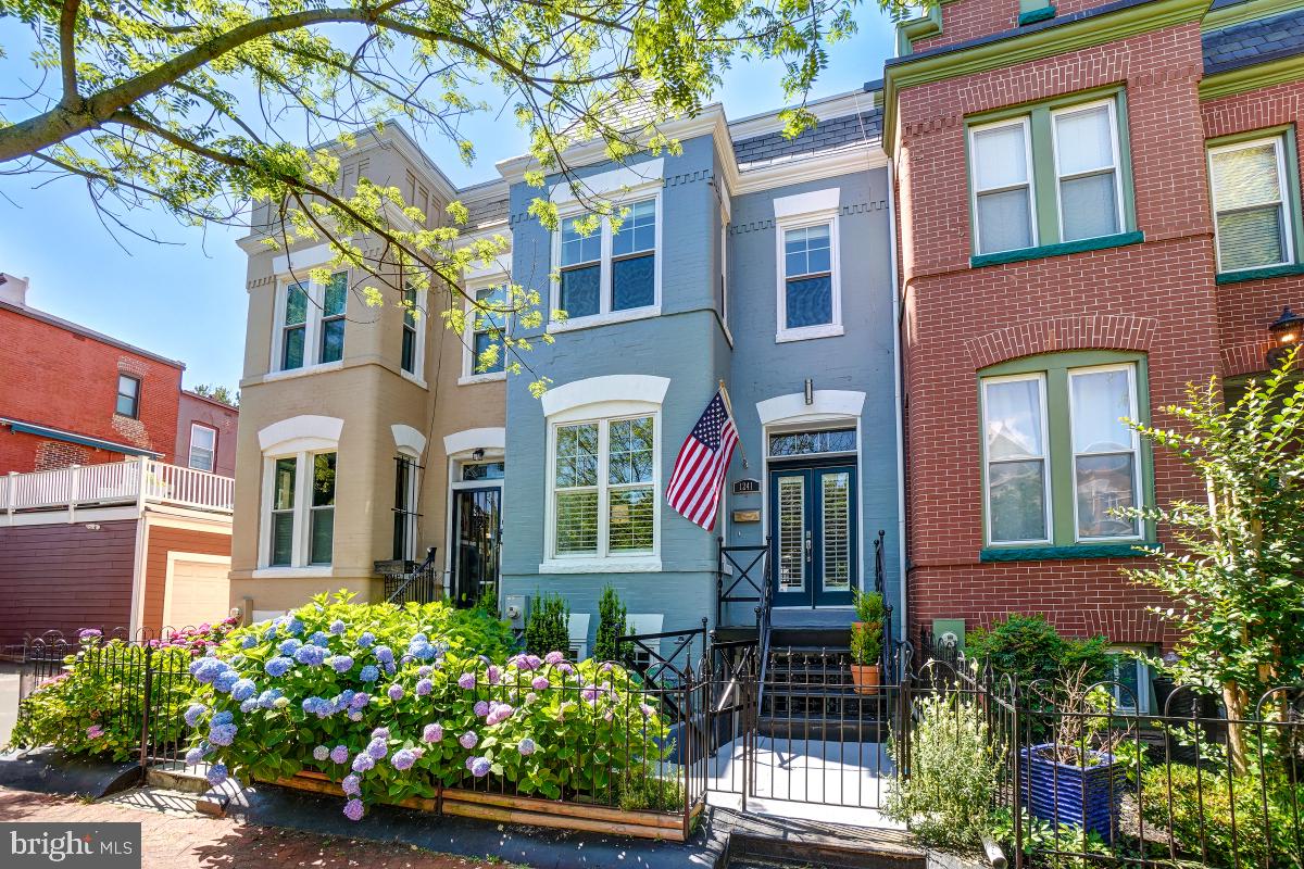 1241 G ST NE