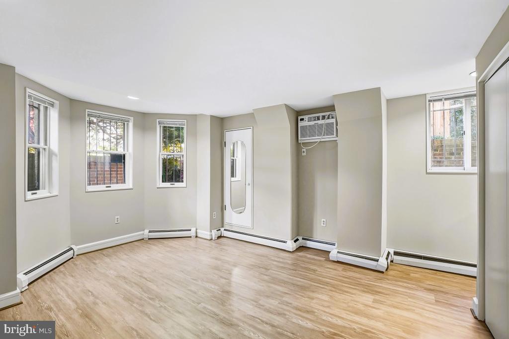 101 6TH STREET NE