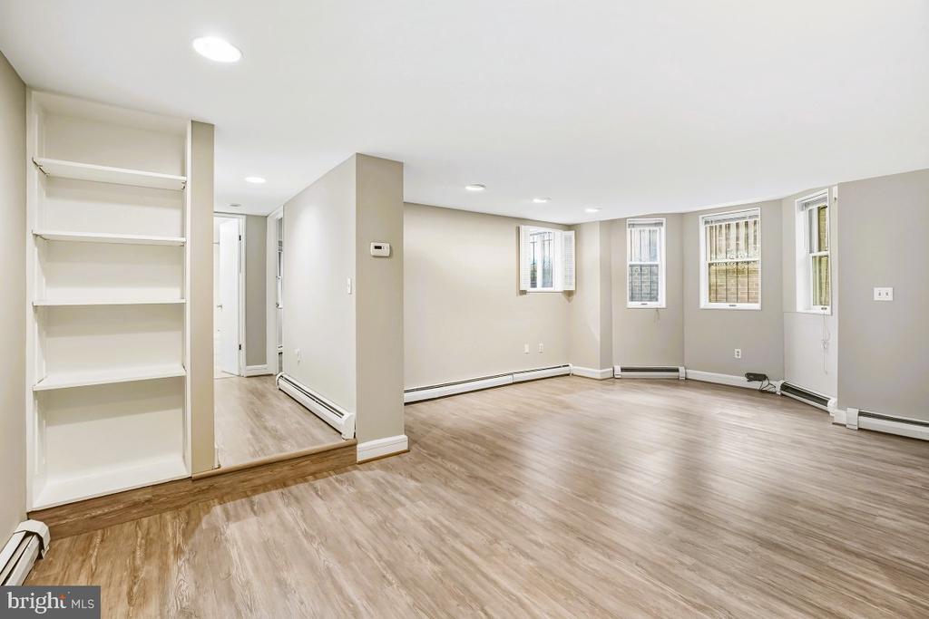 101 6TH STREET NE