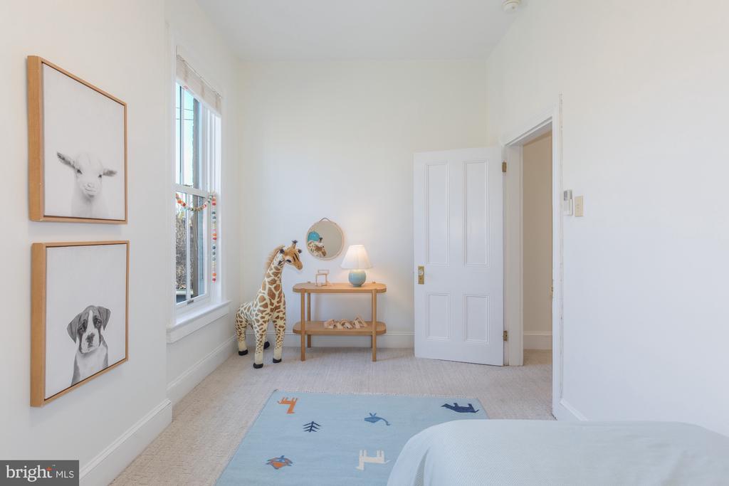 101 6TH STREET NE